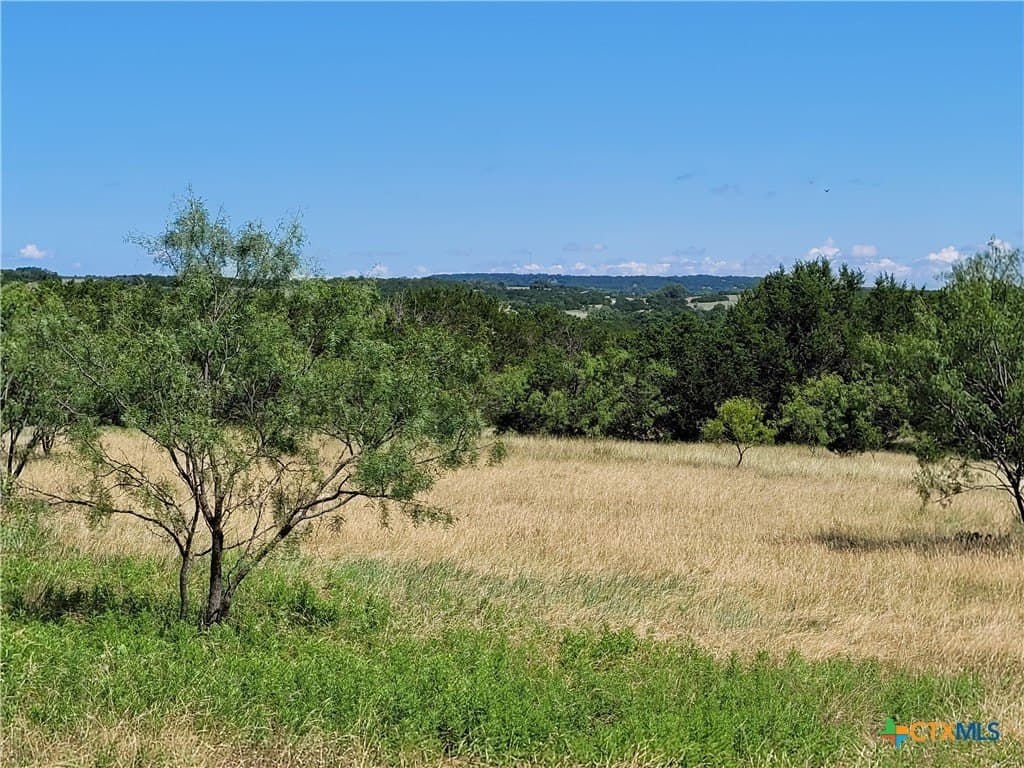 575 acres in Lampasas County