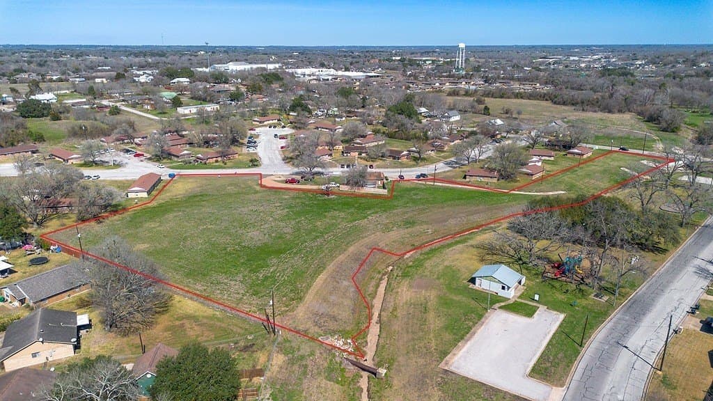 3.9 acres in Washington County