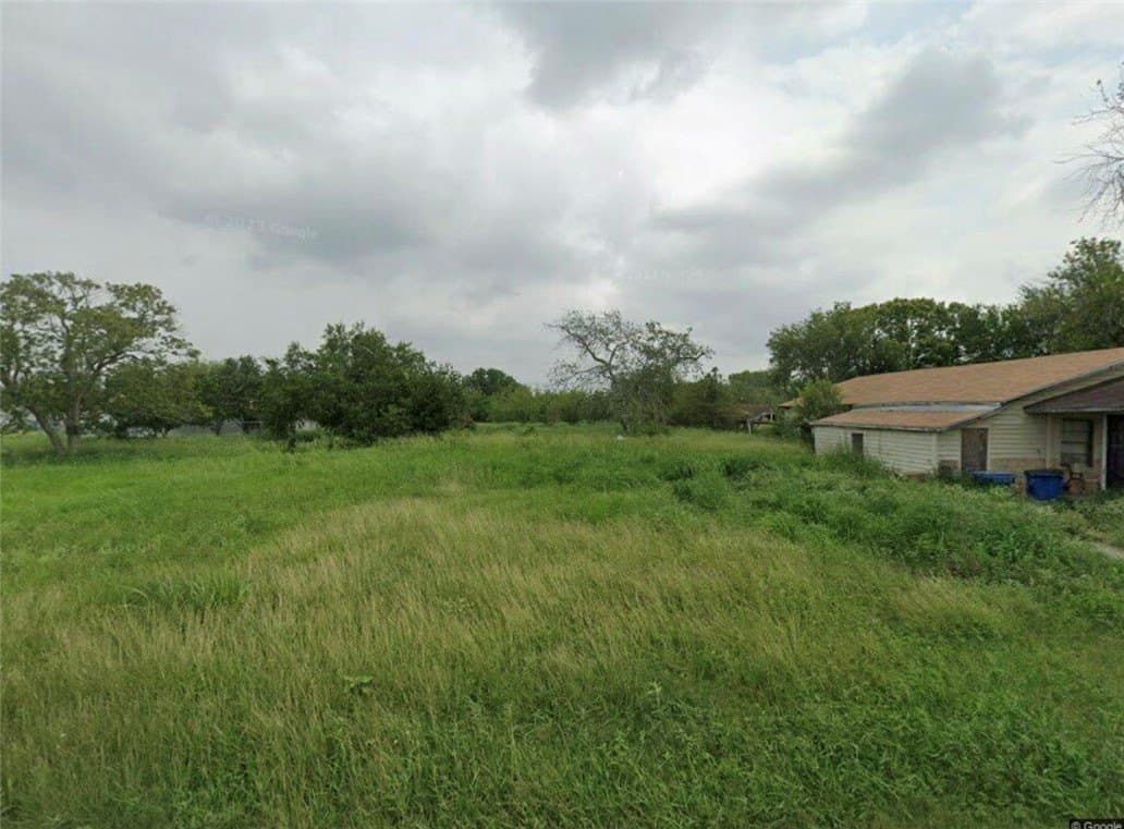 0.09 acres in Nueces County