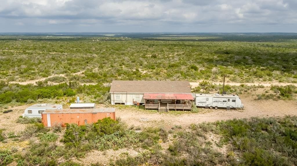 275 acres in Val Verde County