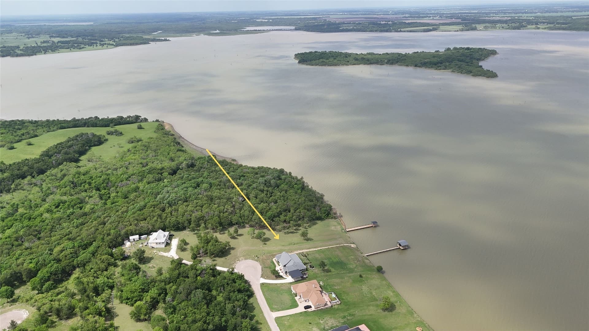 1.3 acres in Navarro County