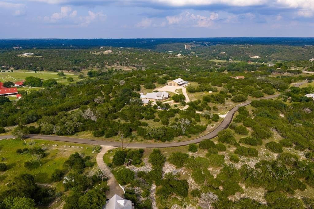 9.77 acres in Kerr County