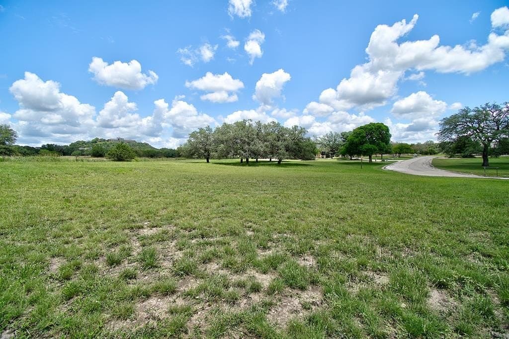 1.5 acres in Kerr County