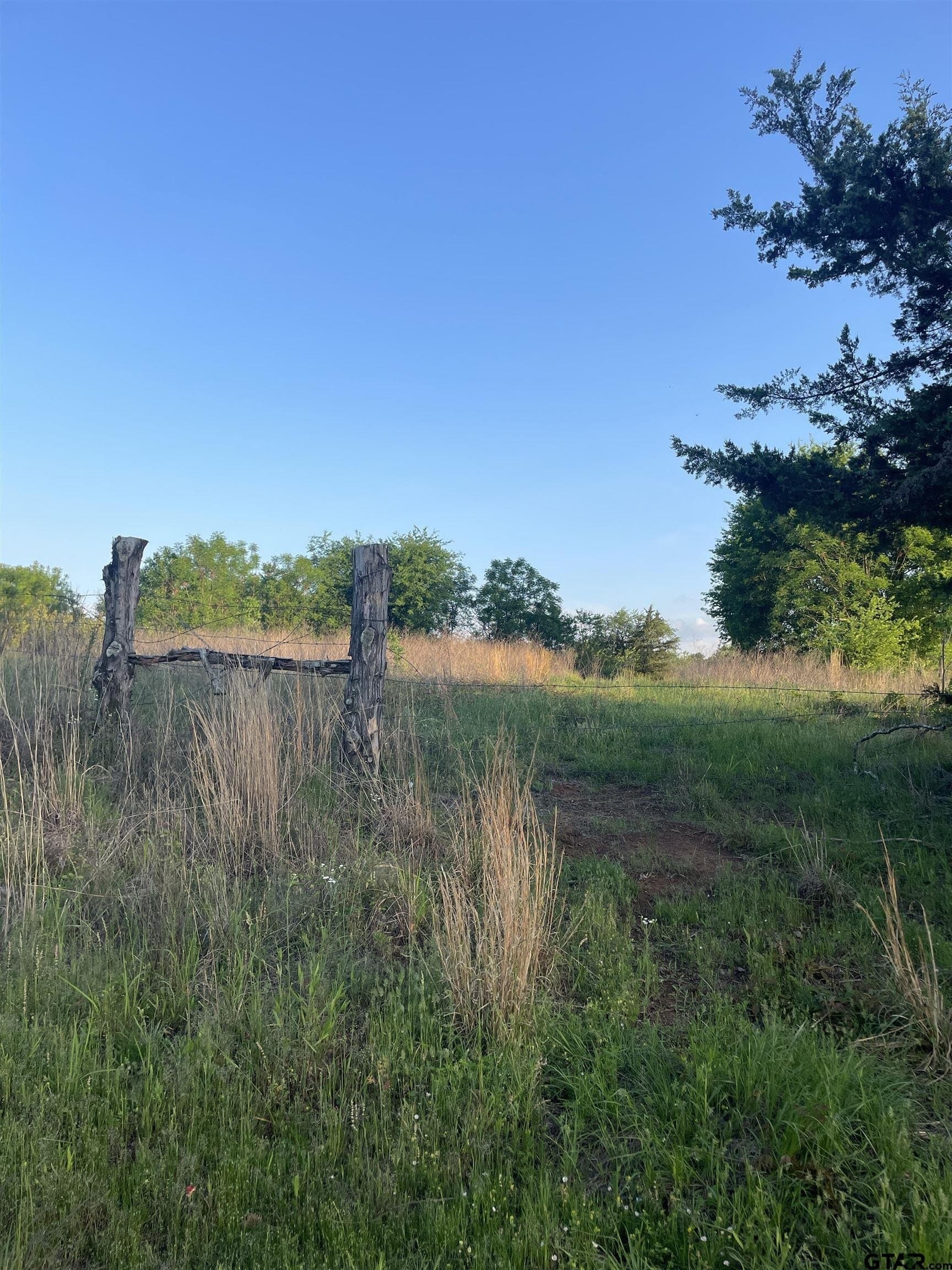 1 acres in Camp County