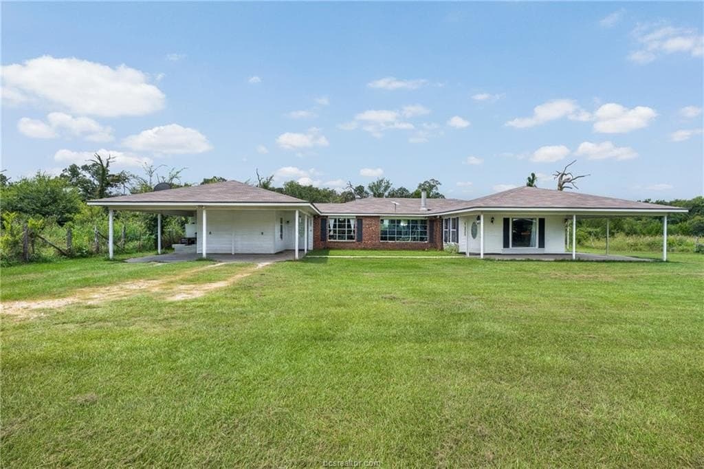 10 acres in Leon County