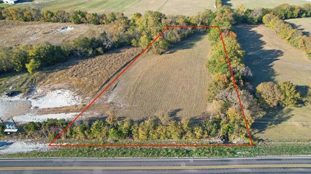 2.11 acres in Grayson County