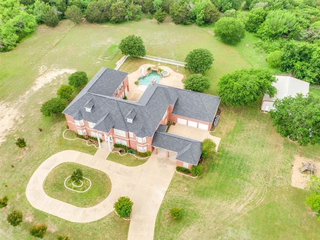 14 acres in Ellis County