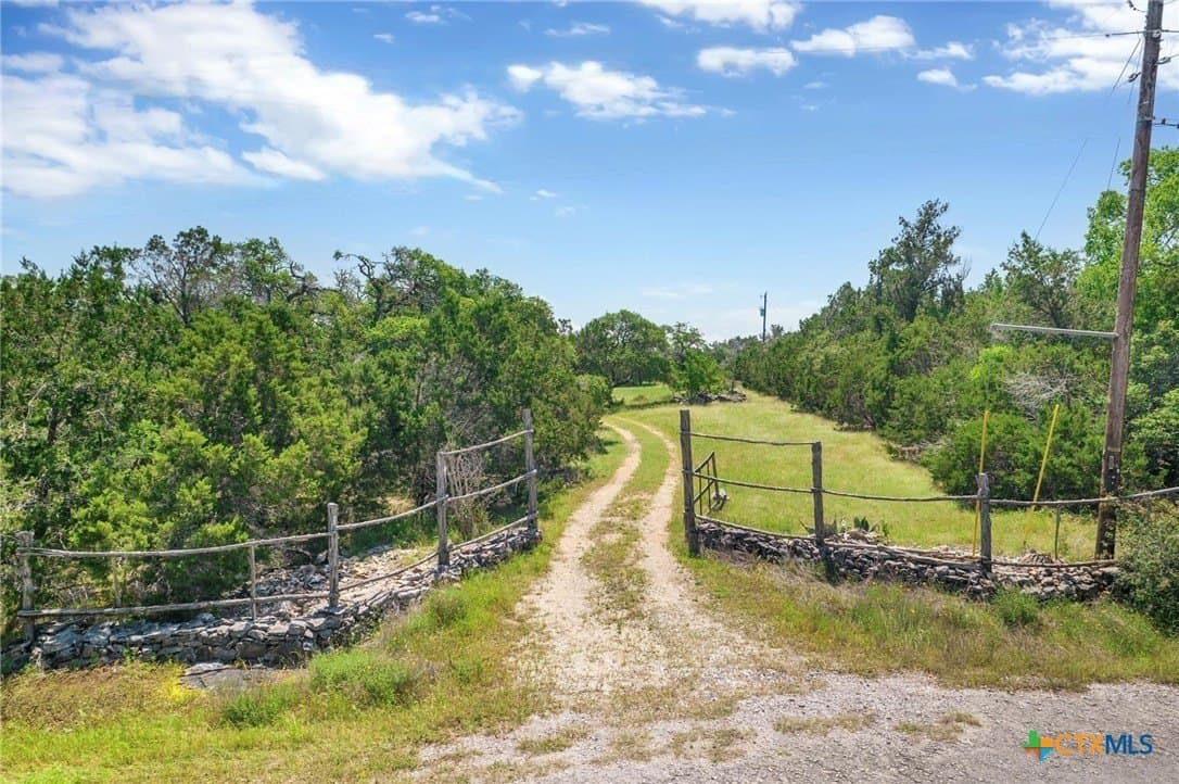 19.97 acres in Hays County