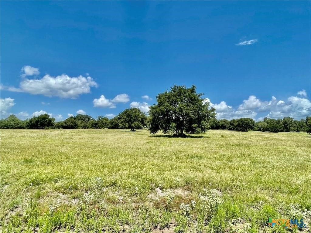 1.8 acres in Victoria County