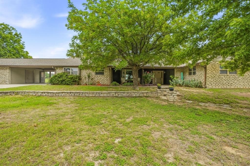 10.22 acres in Erath County