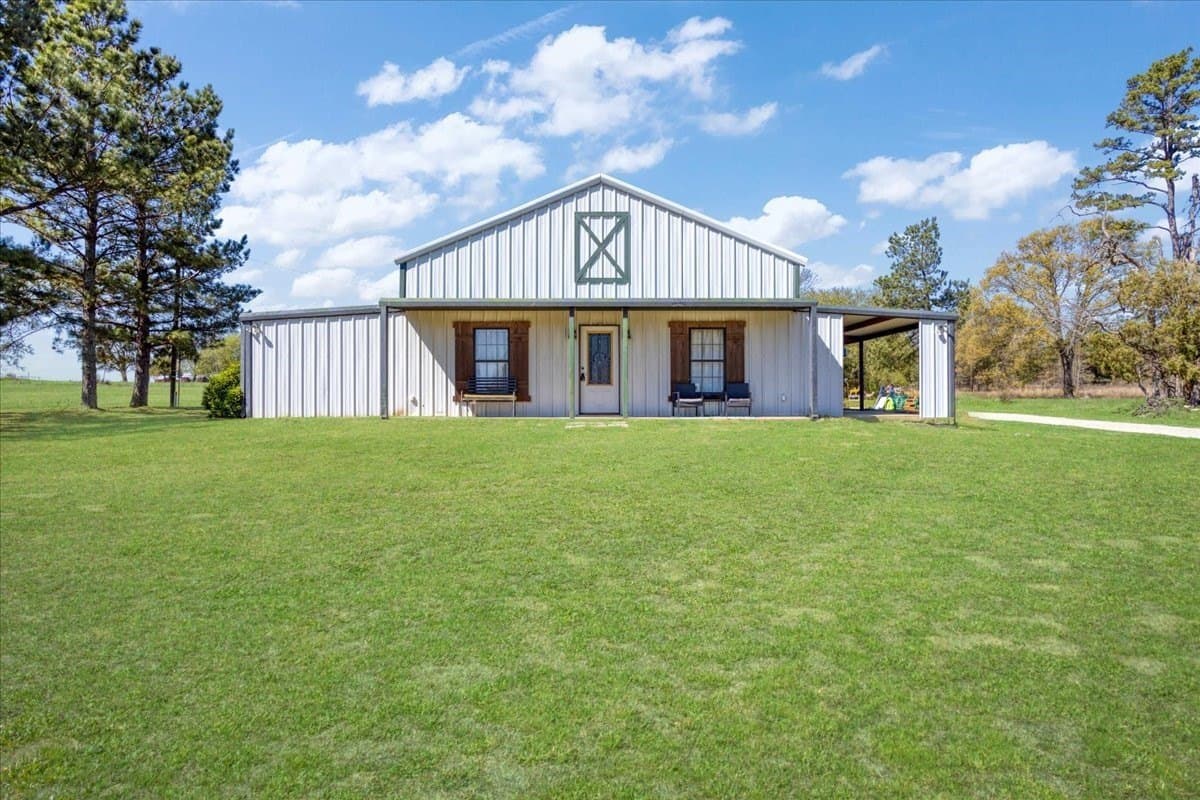 21.68 acres in Titus County