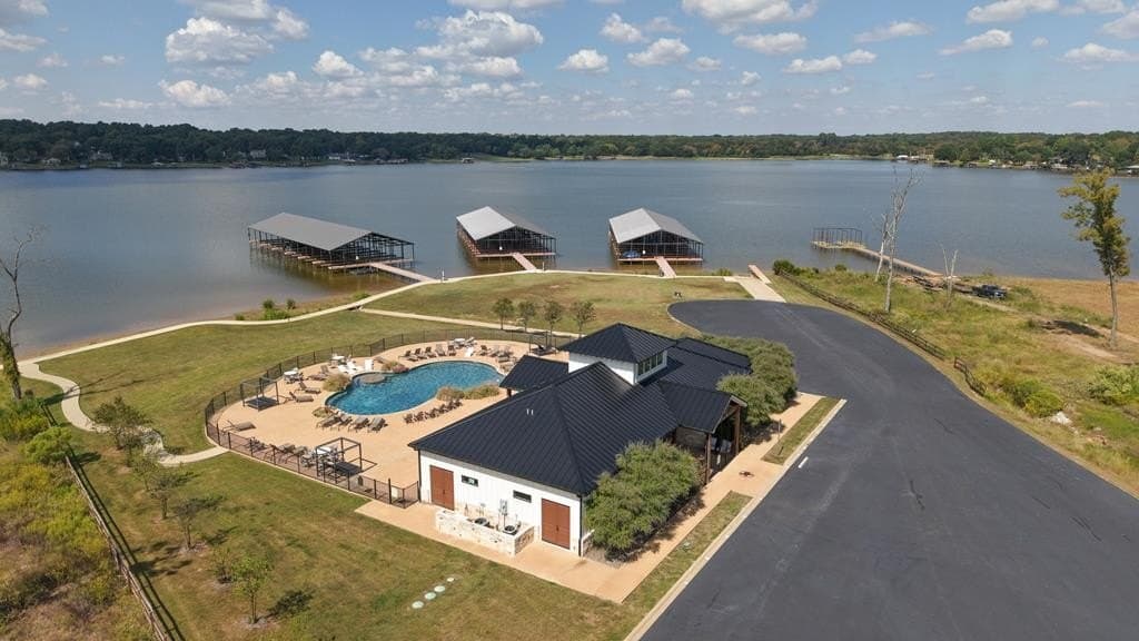 4.03 acres in Henderson County