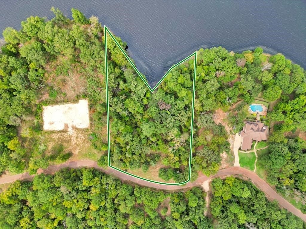 0.8 acres in Upshur County