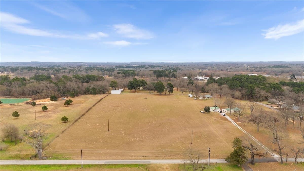 4 acres in Smith County
