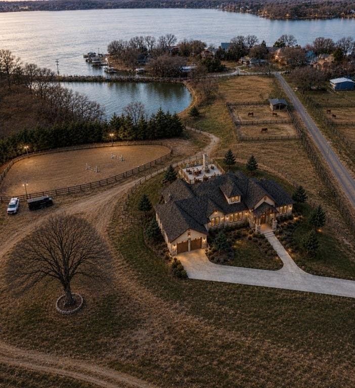 9.81 acres in Parker County