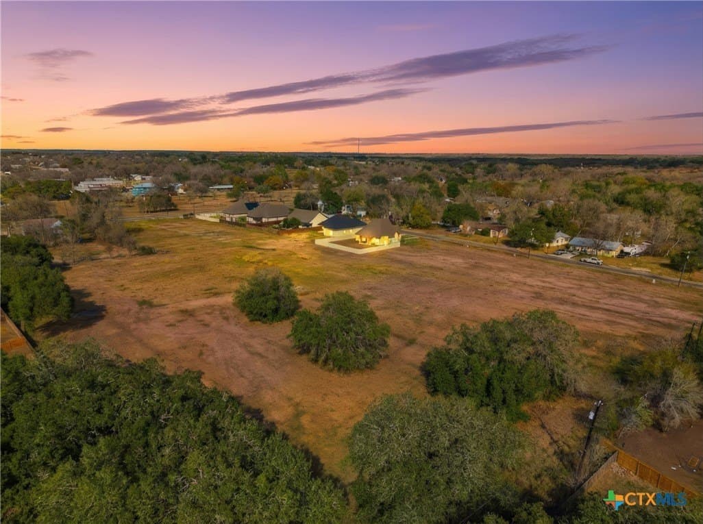 5.79 acres in Gonzales County