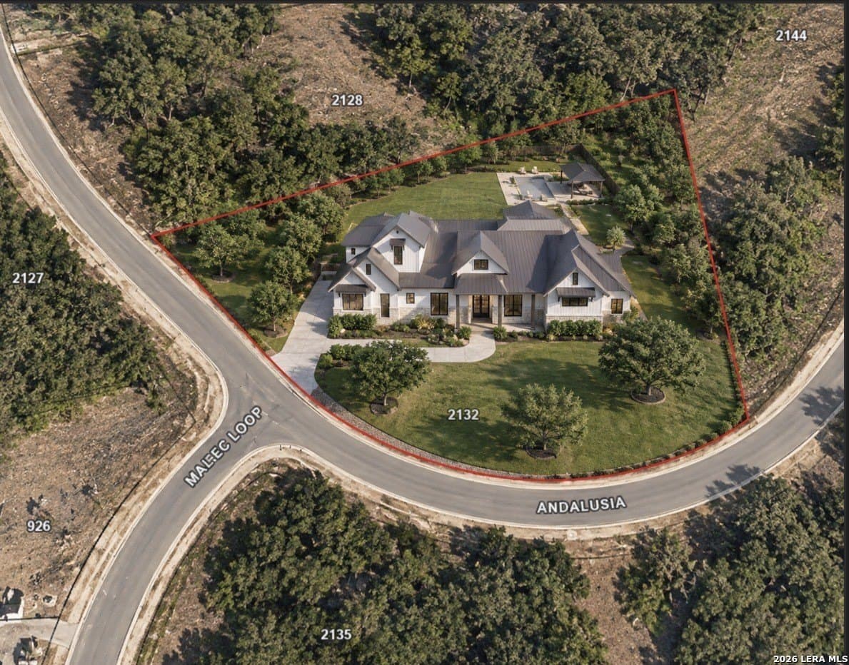 1.98 acres in Comal County