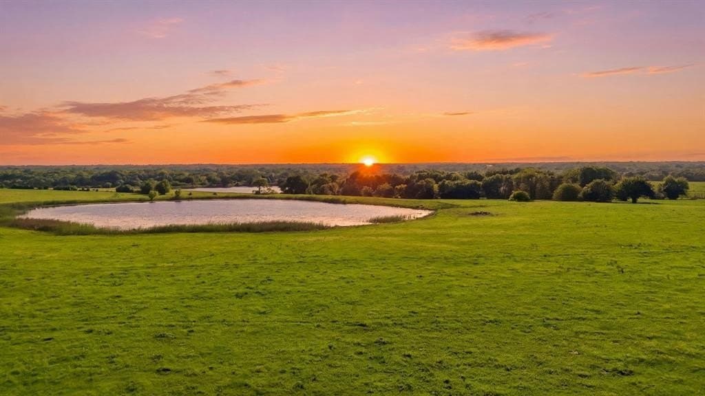 231.65 acres in Hunt County
