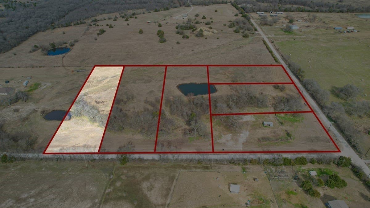 1.75 acres in Hunt County