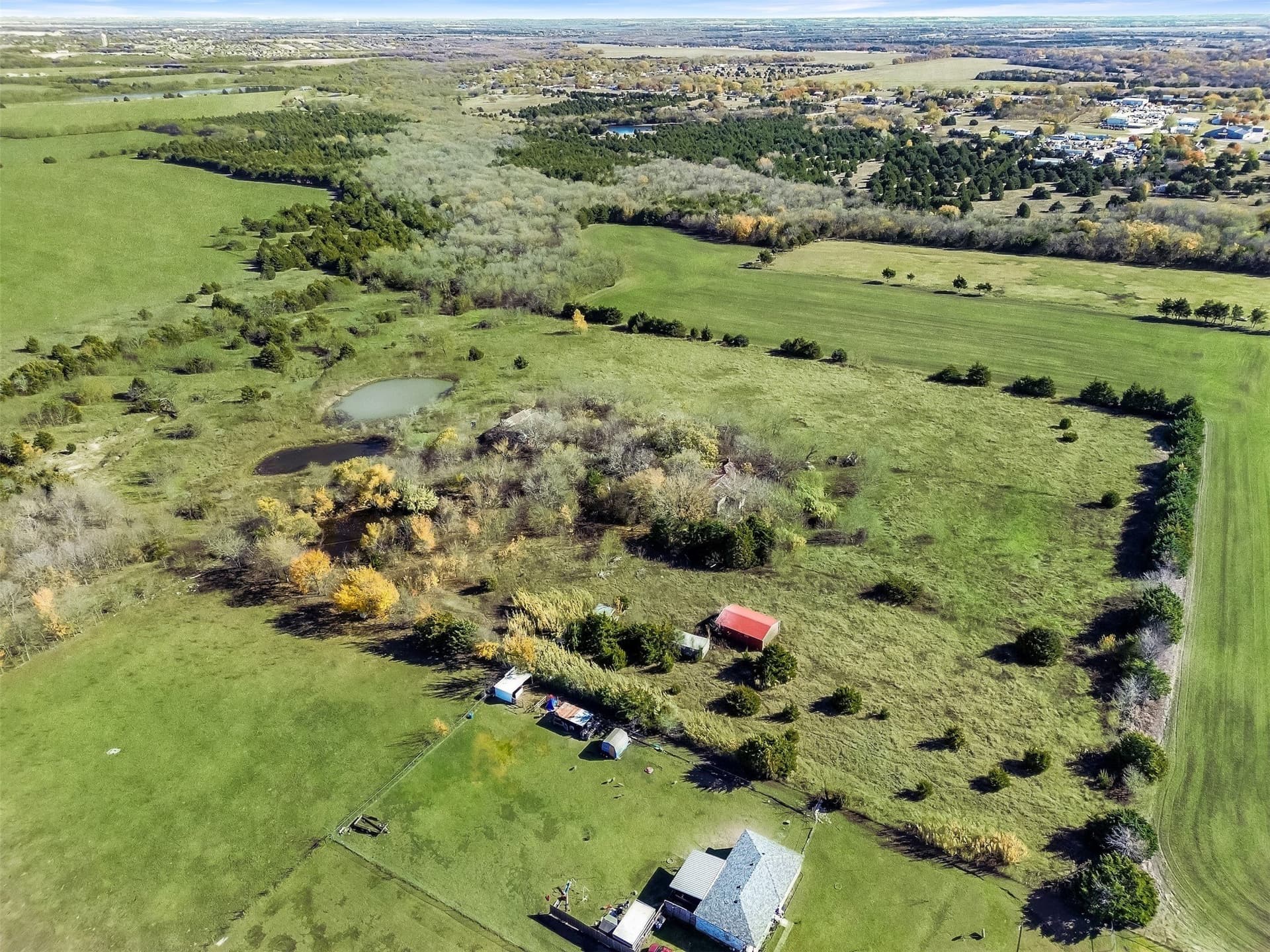 21.86 acres in Ellis County