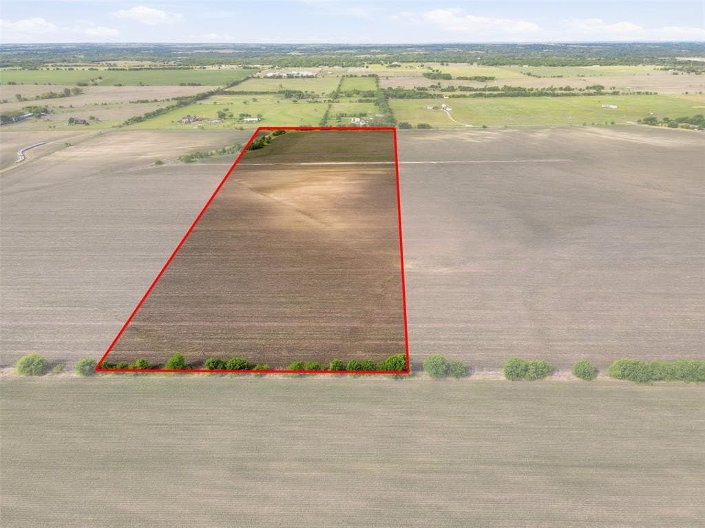 34.75 acres in Hill County