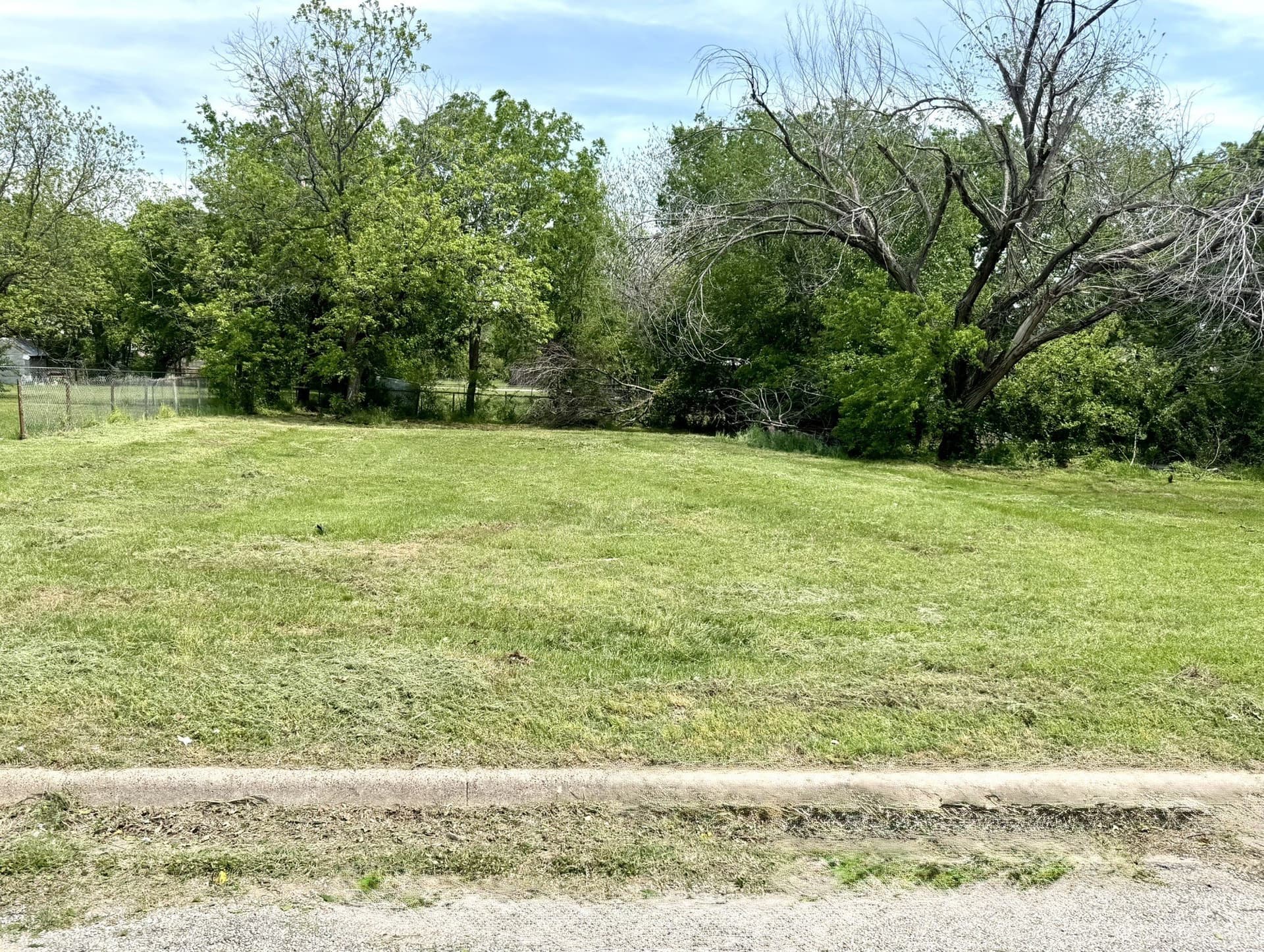 0.39 acres in Montague County