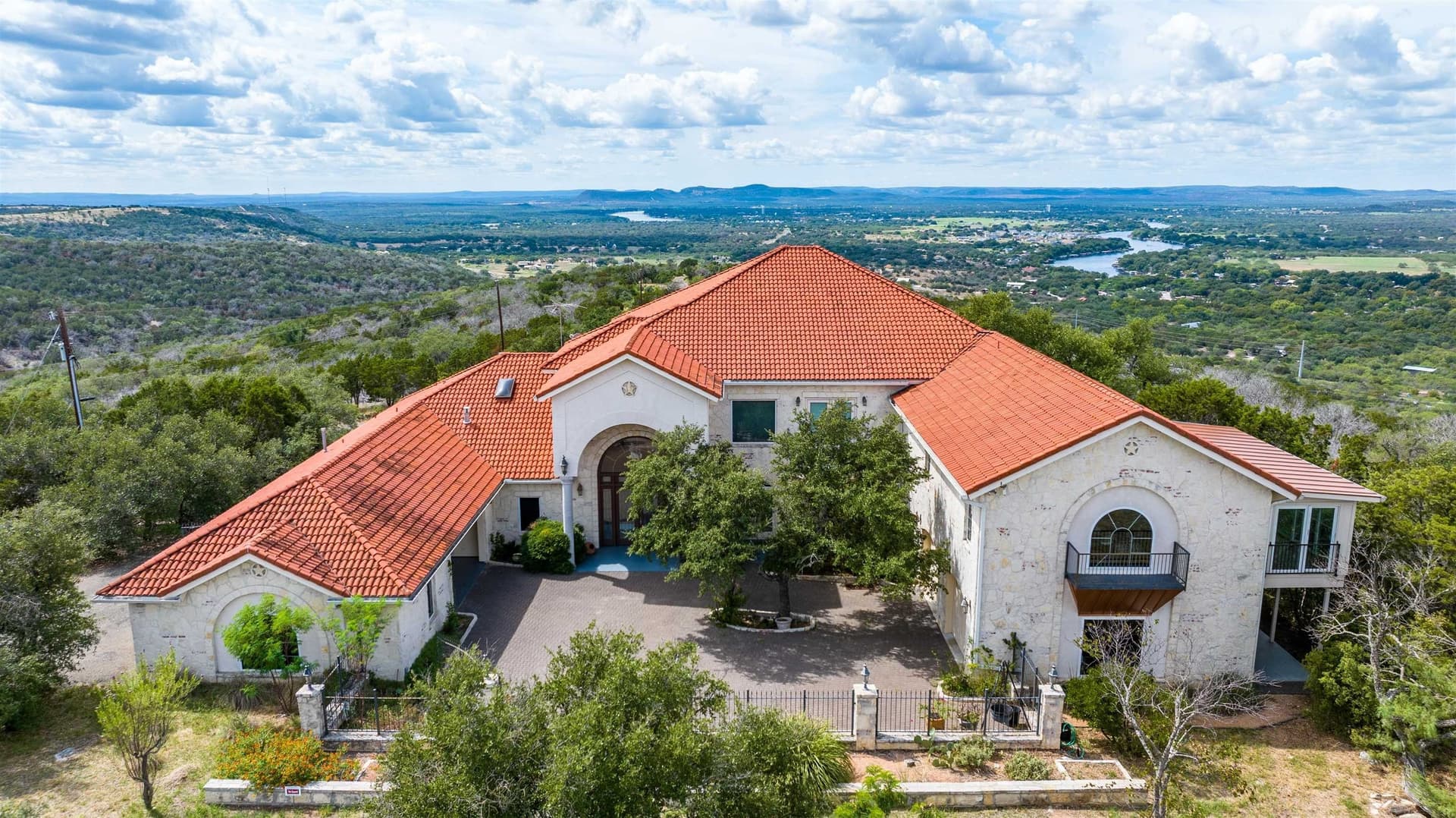 15 acres in Burnet County