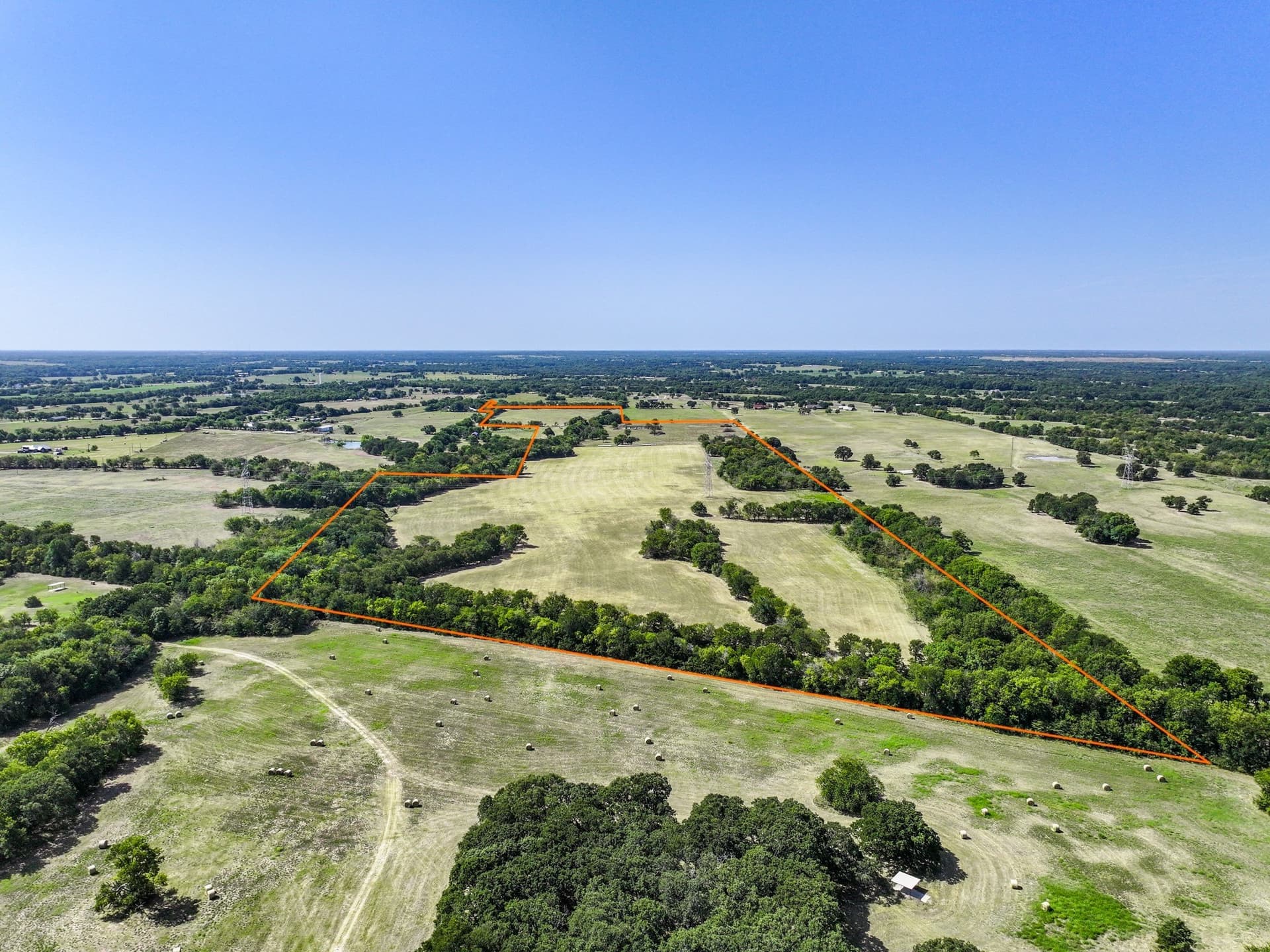 100 acres in Hopkins County