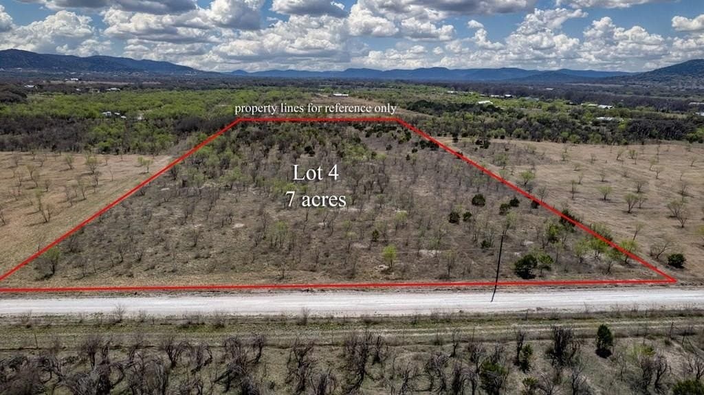 7 acres in Real County