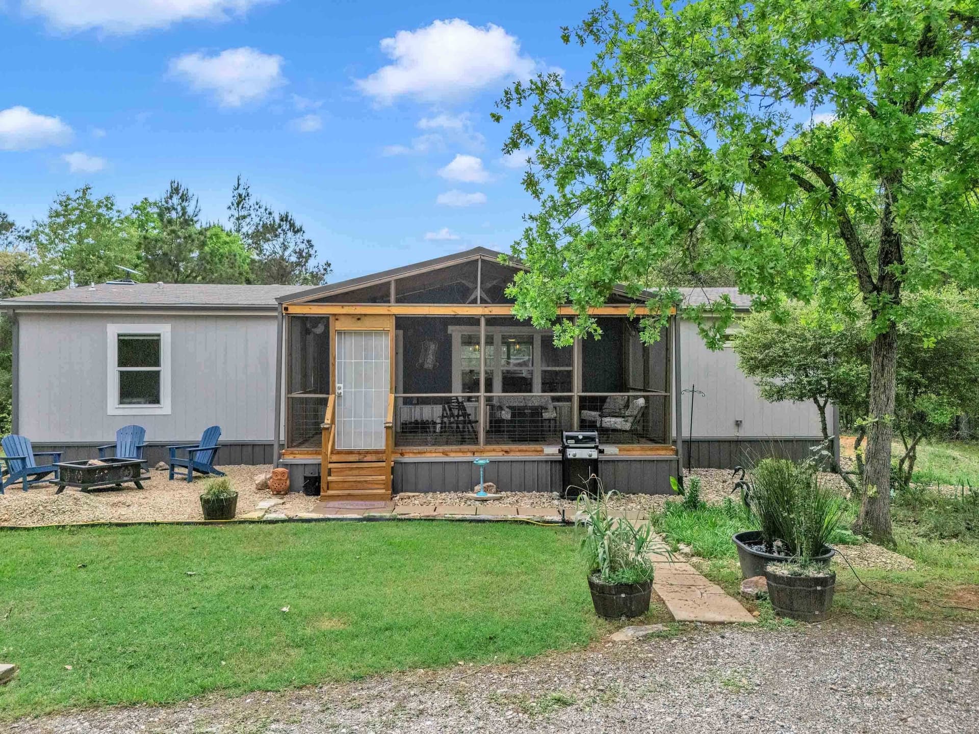 10 acres in Henderson County