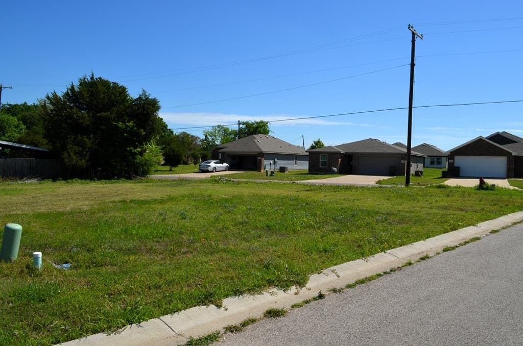 0.09 acres in Kaufman County