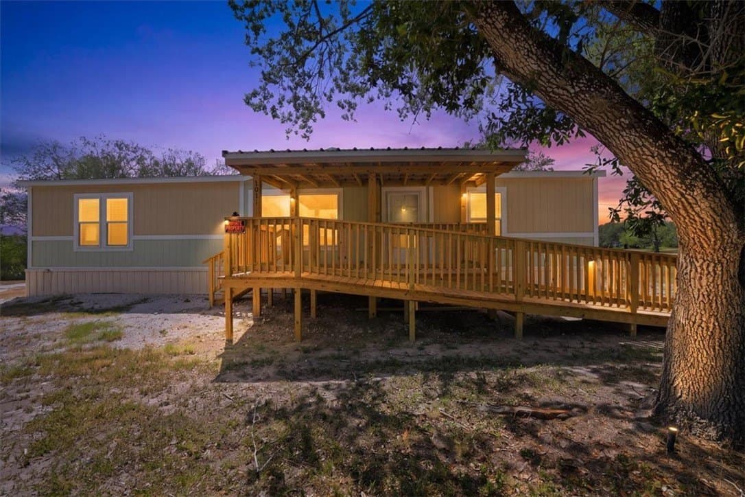 21,606 acres in Live Oak County