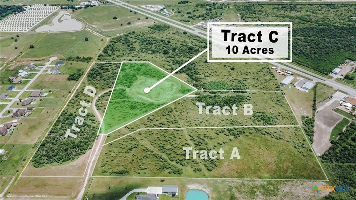 10 acres in Victoria County