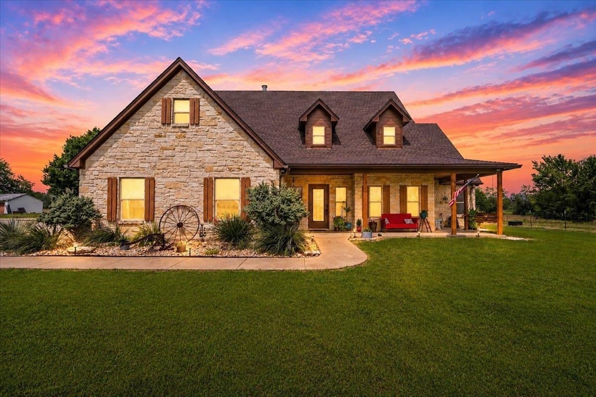 33 acres in Navarro County
