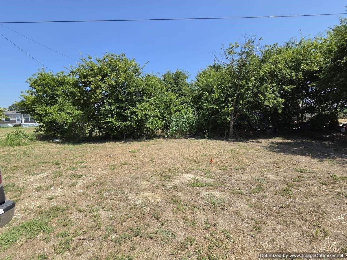 1.05 acres in Johnson County