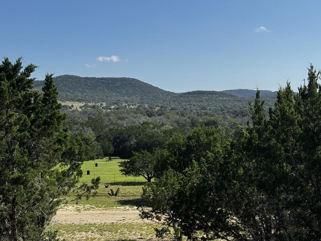 18.86 acres in Bandera County