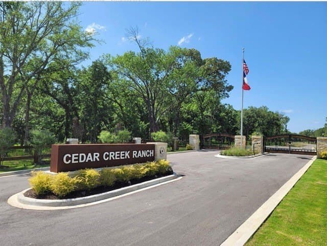 6.64 acres in Henderson County