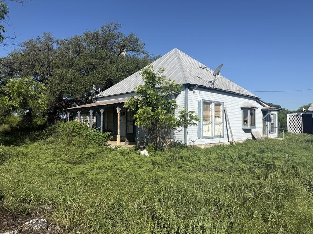 4.84 acres in Kimble County
