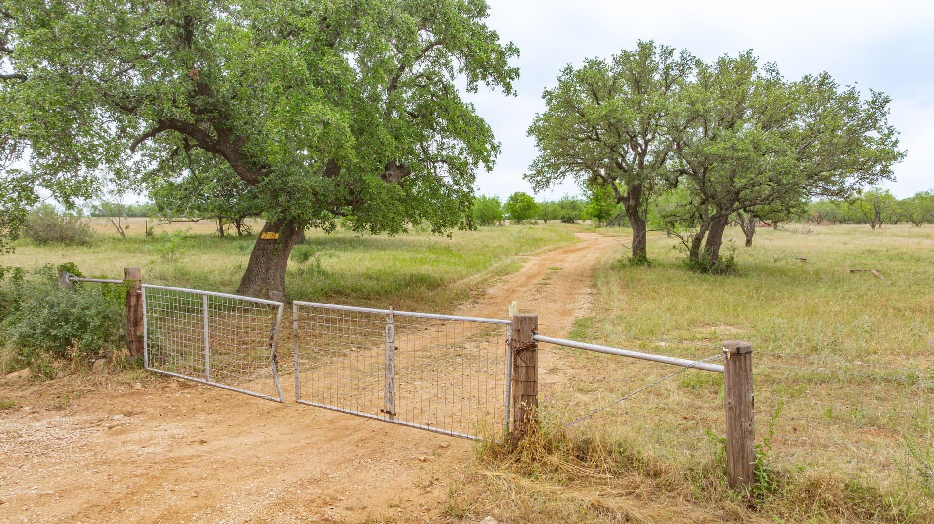 280 acres in Comanche County