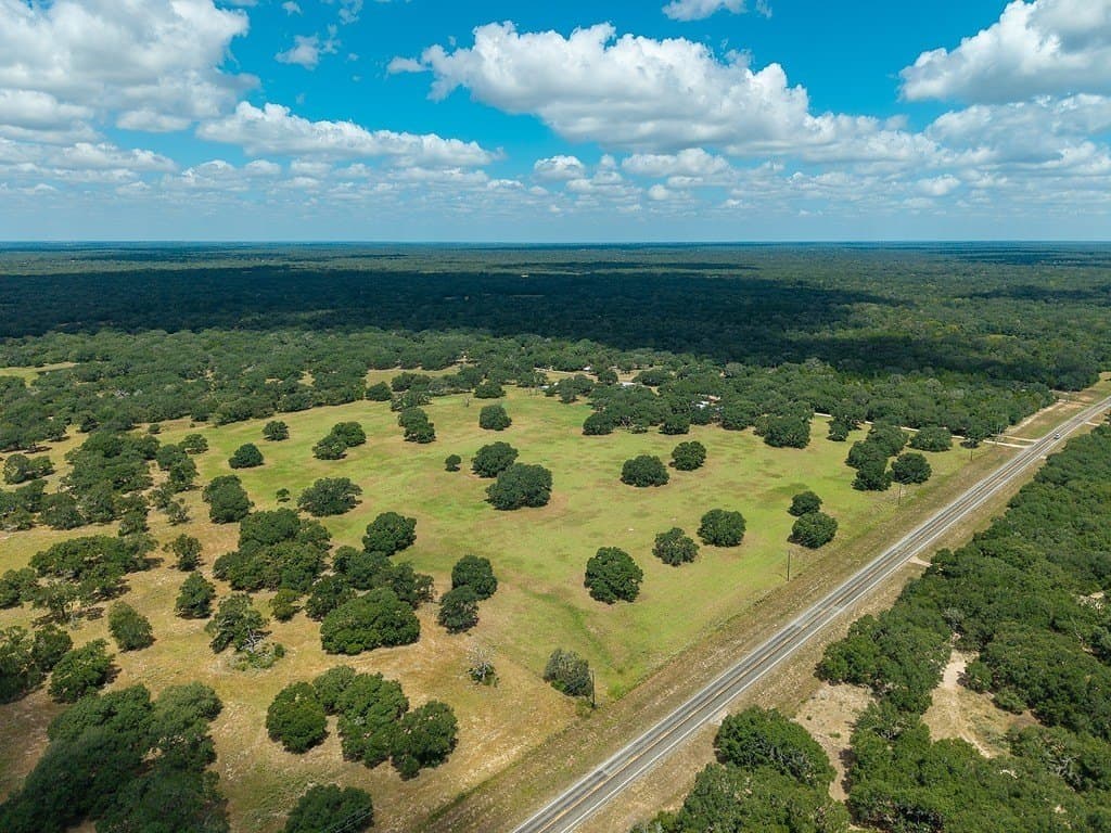 33.24 acres in Lavaca County