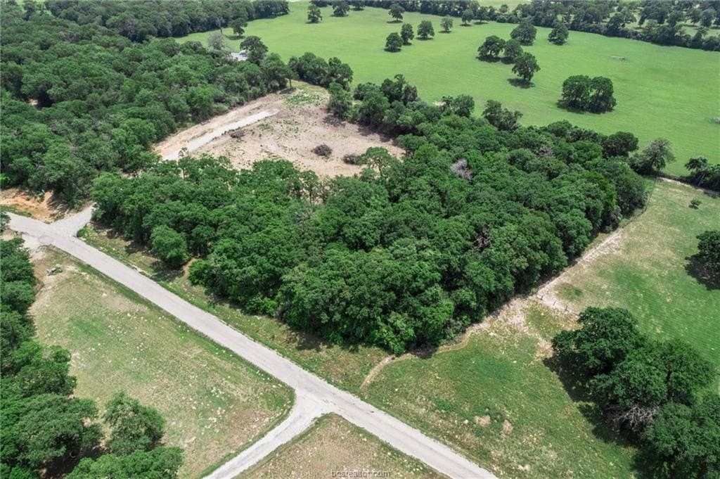 40.8 acres in Robertson County