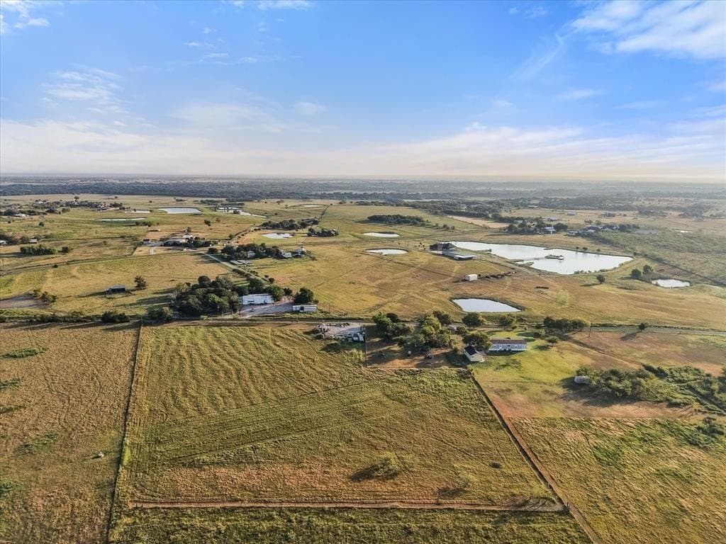 1.56 acres in Ellis County