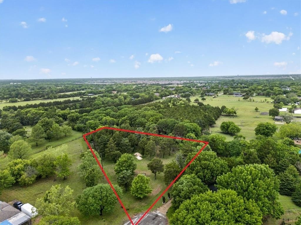 1.4 acres in Ellis County