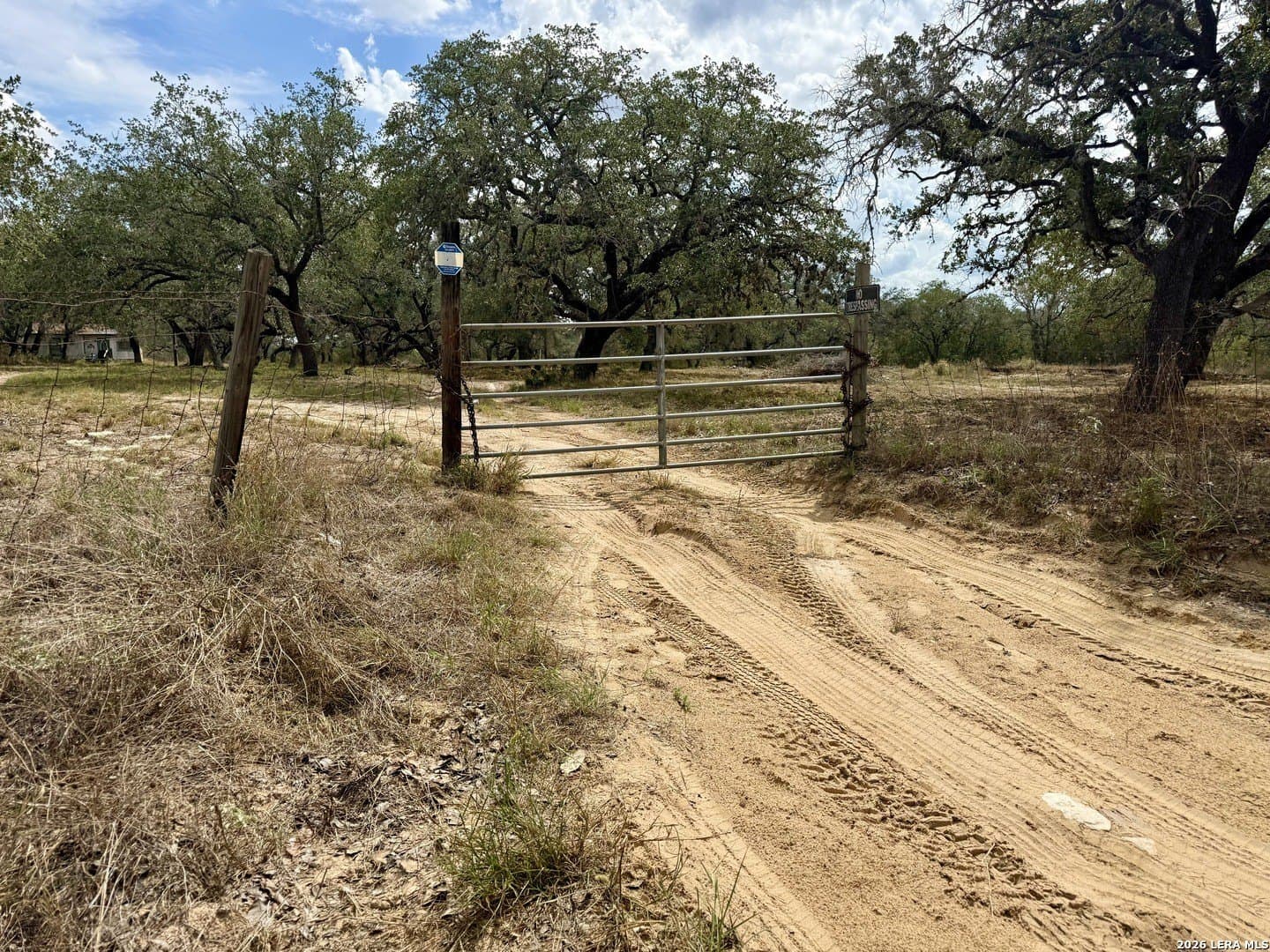 5 acres in Atascosa County