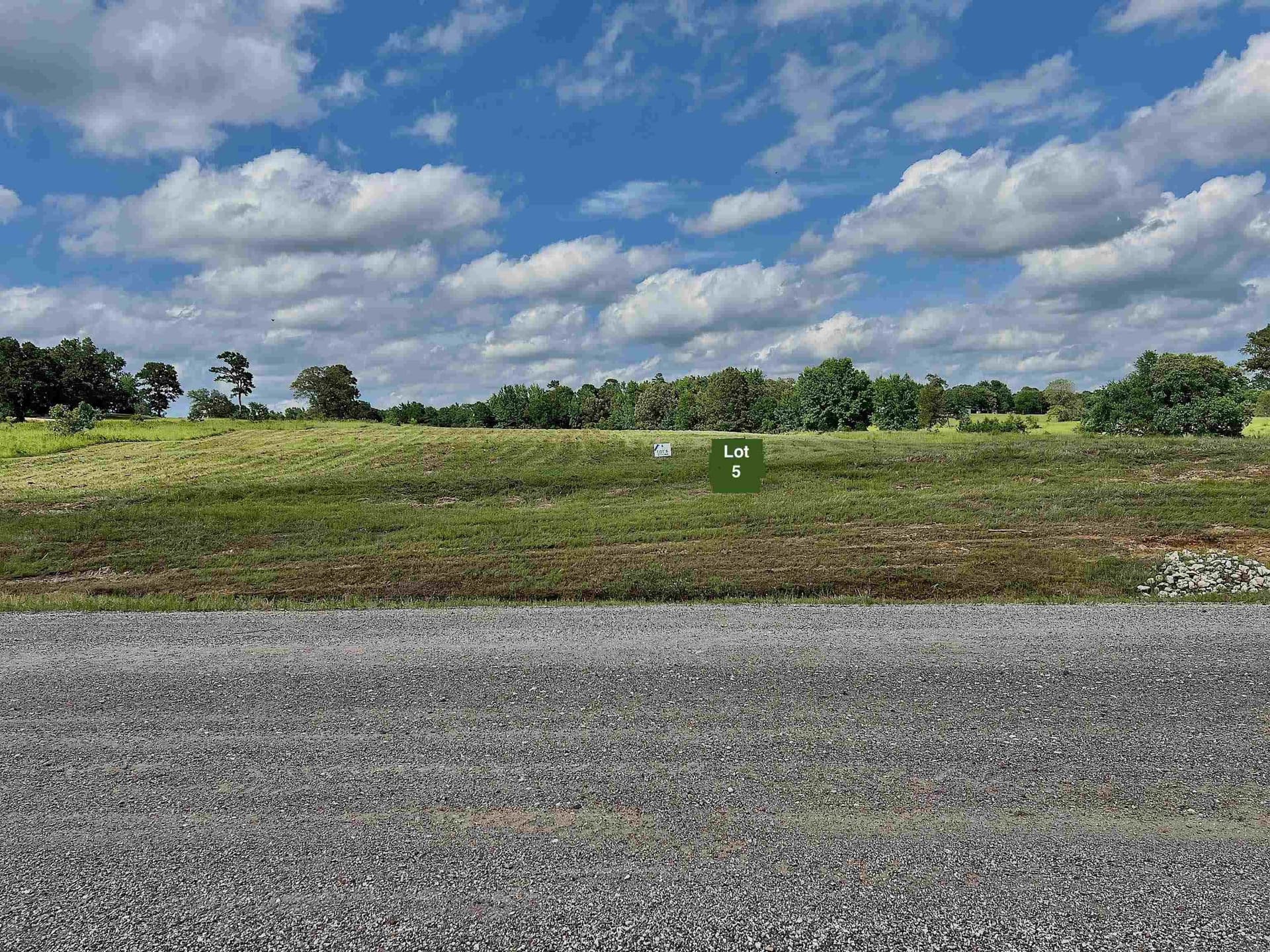 5.01 acres in Upshur County