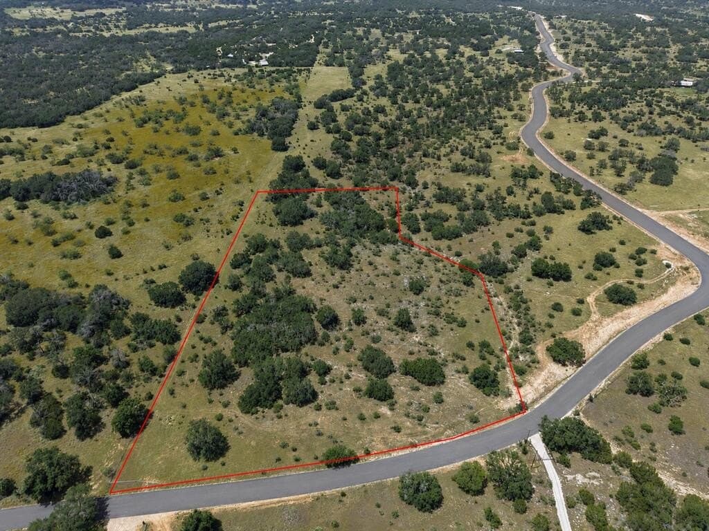 9.28 acres in Blanco County