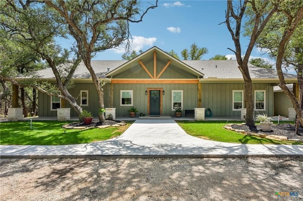 29.5 acres in Burnet County
