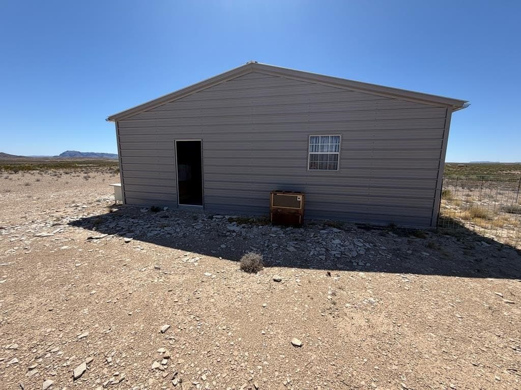 5 acres in Brewster County