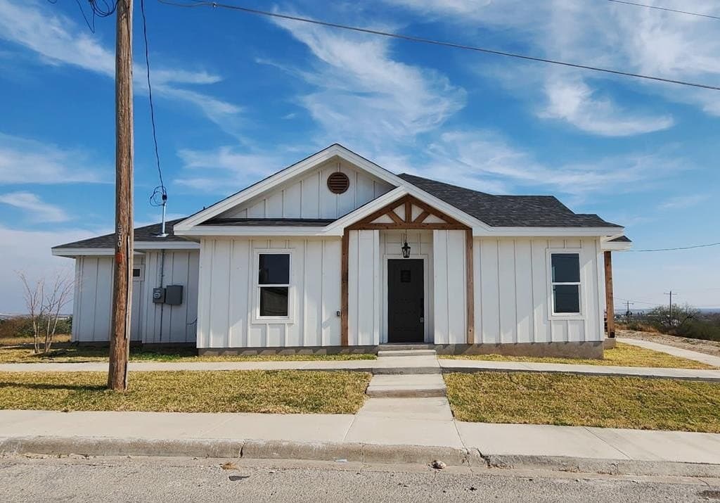 11,800 acres in Maverick County