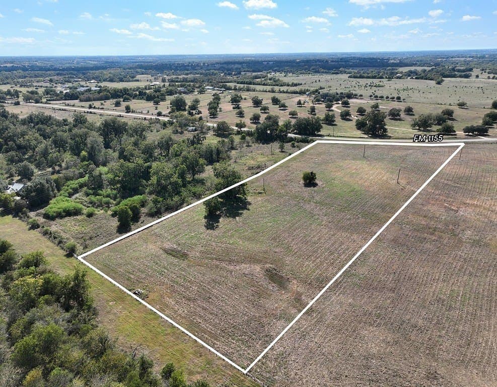 8 acres in Washington County